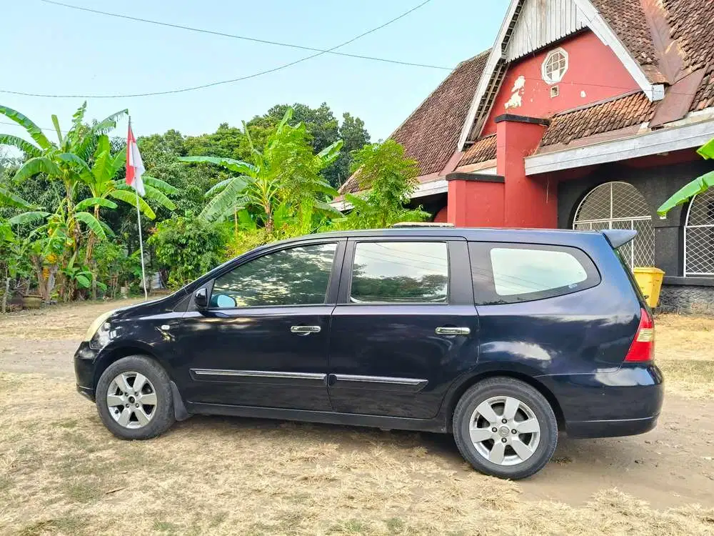 Nissan Grand livina 2010 Bensin