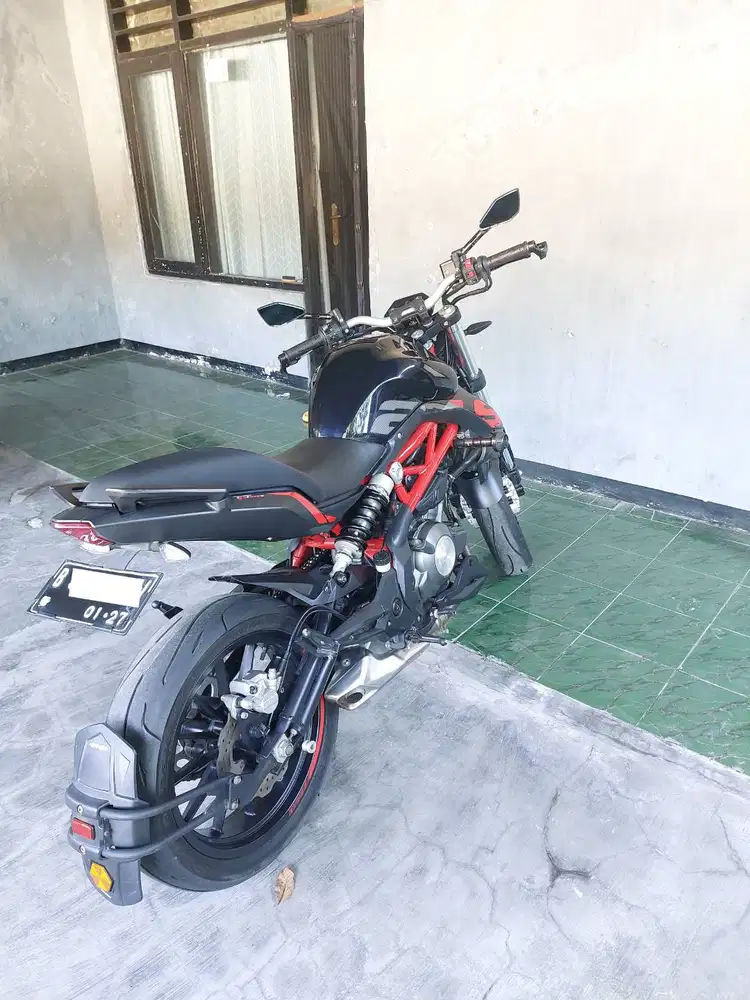Benelli TNT 249S