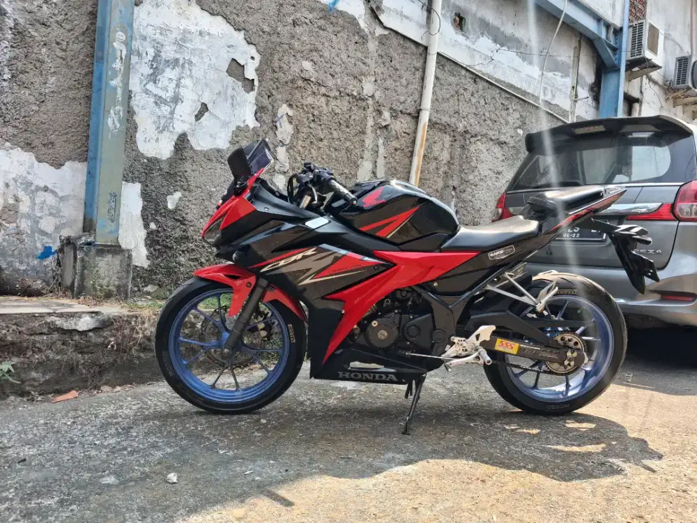 CBR 150R bantu sodara yg lagi BU