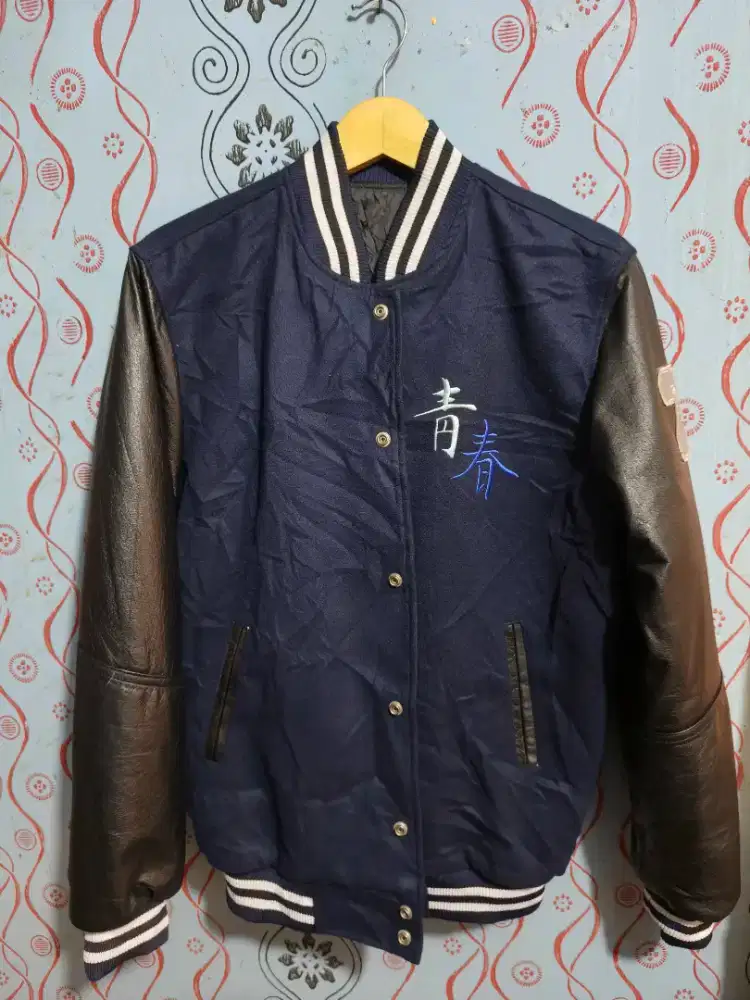 Varsity lengan kulit