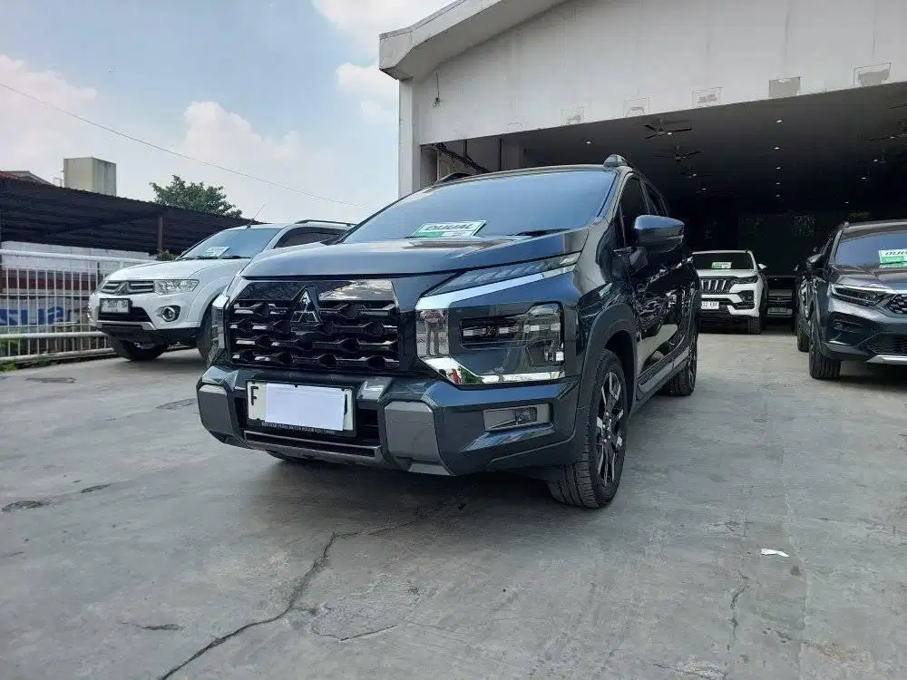 MITSUBISHI XPANDER CROSS PREMIUM PACKAGE 1.5  AT MATIC TAHUN 2026/2025
