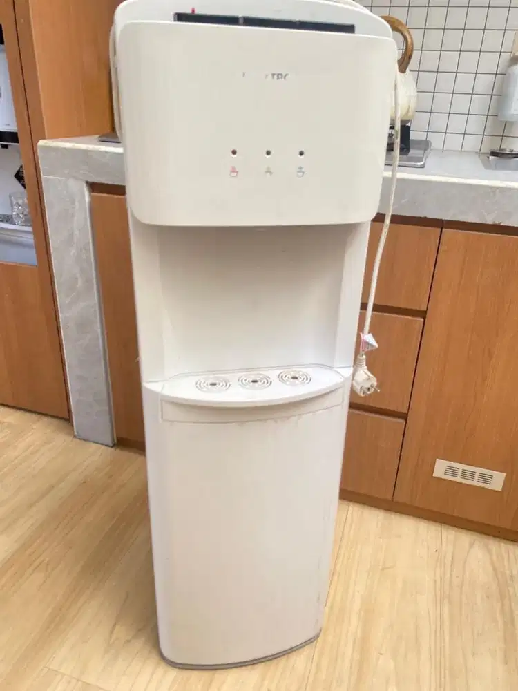 Jual dispenser polytron galon bawah