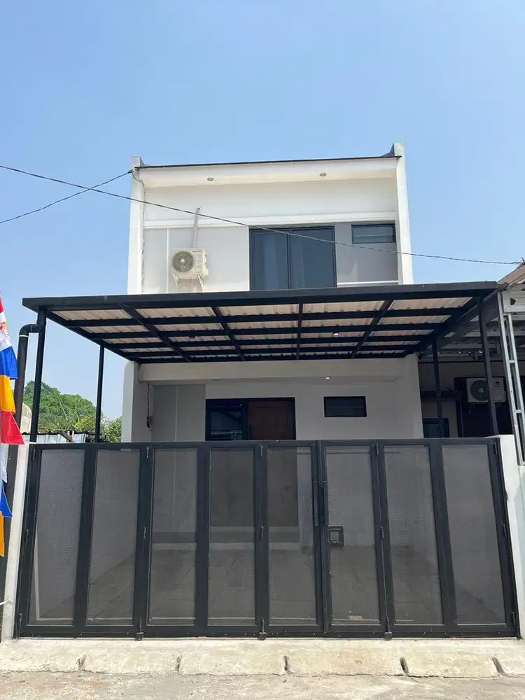 Di jual rumah 2 lantai di aditama grand mejobo2