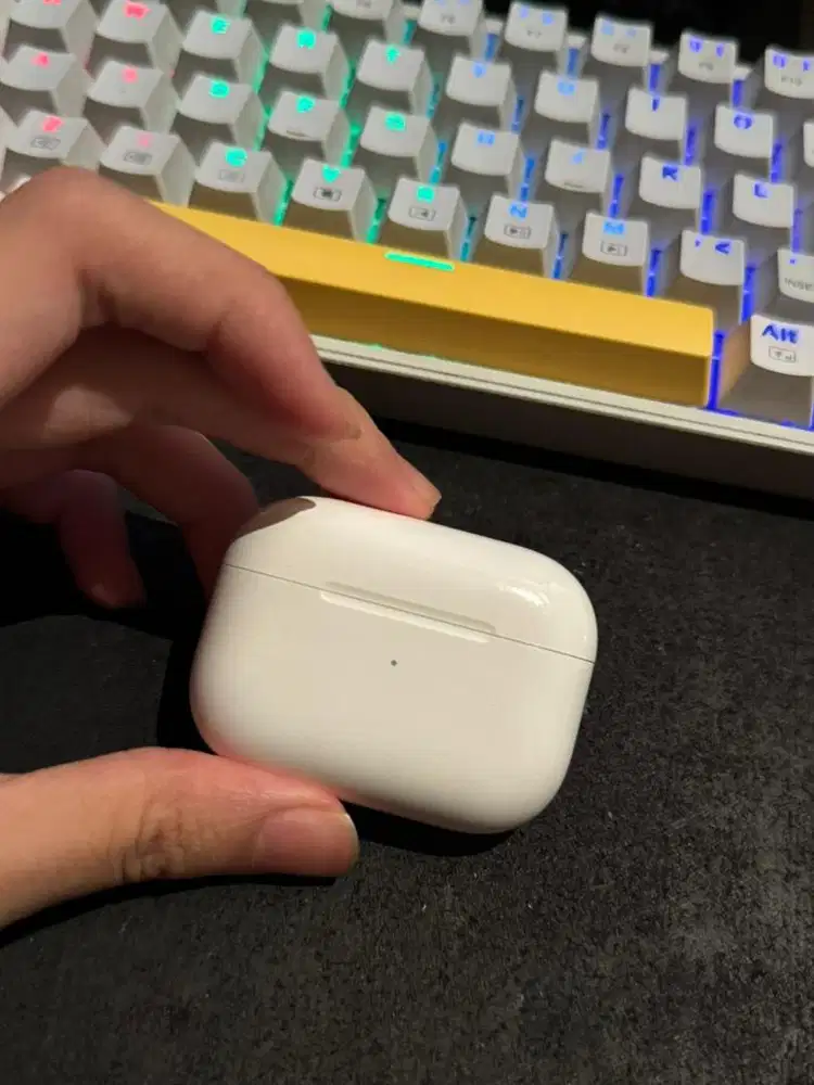 AIRPODS PRO 2 WITH MAGSAFE TYPE C