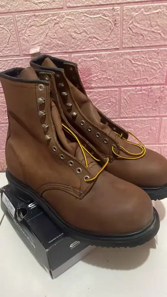 Jual sepatu safety red wing
