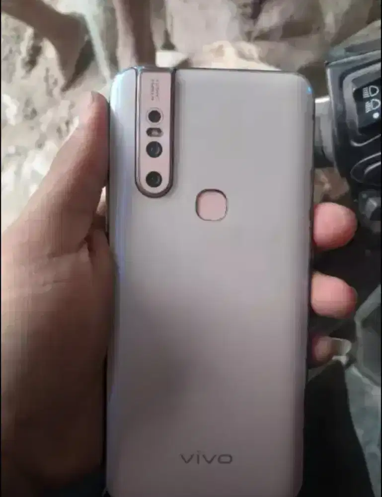 Vivo v15 ram 8/256gb