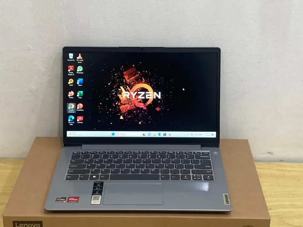 LENOVO IDEAPAD Slim 1 AMD Ryzen 3 7320U RAM 8GB SSD 512GB