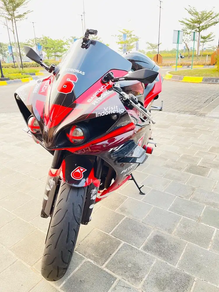 jual yamaha R1 red chasis th 2010