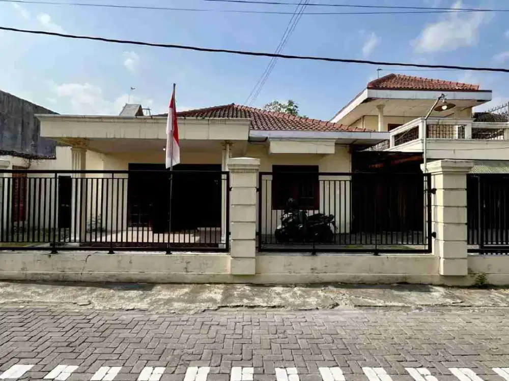 Tanah premium bonus bangunan Rumah klasik di Pogung Baru dekat kampus UGM, RS Sardjito & Pakuwon mall