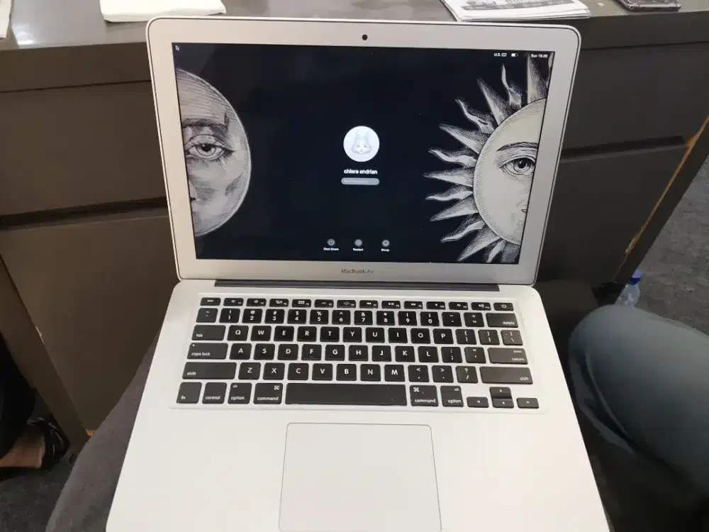 DIJUAL MURAH SJ MACBOOK AIR 13 INCH 2017 MULUS JARANG PAKAI
