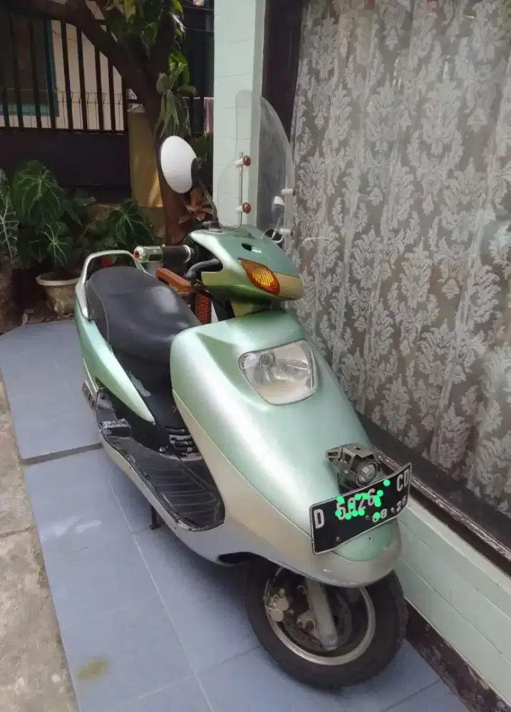 Di jual motor matic sejenis Kymco, th 2001 mulus 6jt net