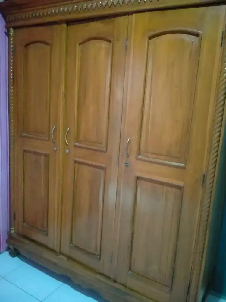 Lemari pakaian kayu jati asli