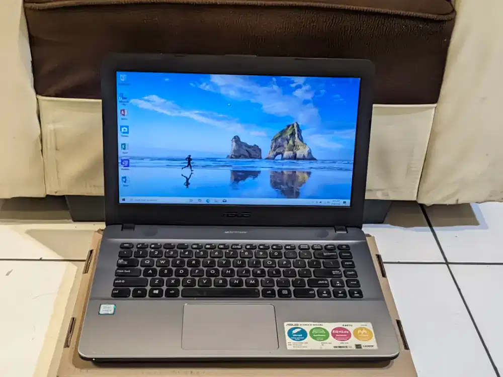 Laptop Asus Vivobook X441U i3 Gen 6 Ram 4 GB HDD 1 TB+SSD 128 GB