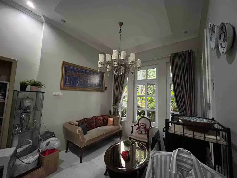 Dijual rumah Modern dua lantai dalam komplek Cinere selangkah ke pintu Tol