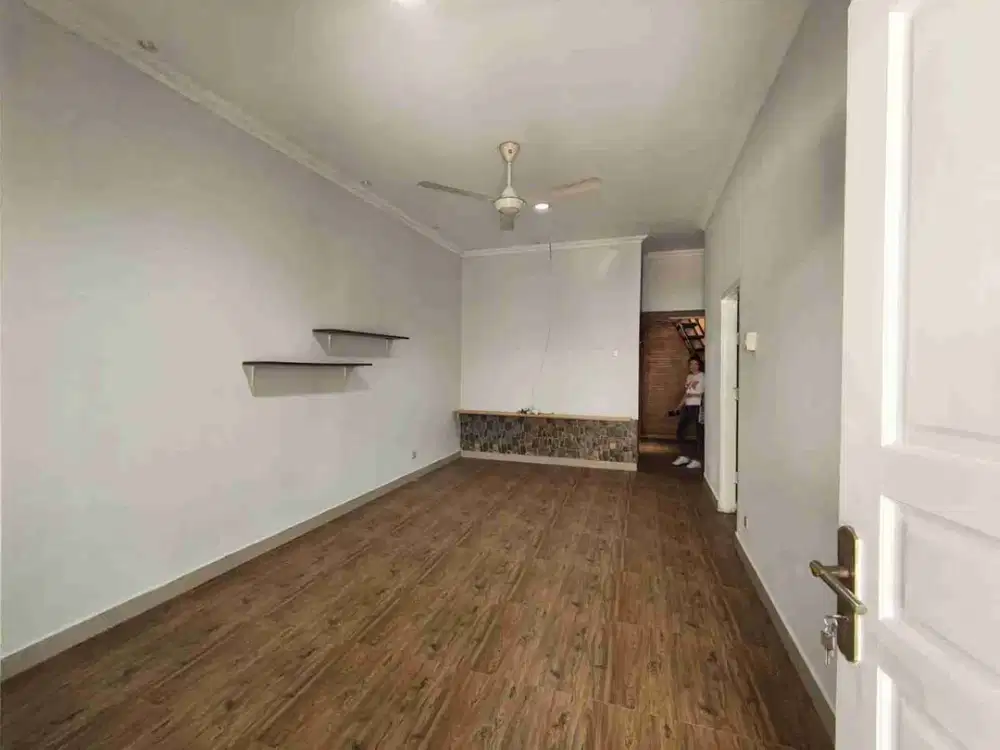 disewakan rumah Sunter agung 7 x 14 rapi semi furnished 70 juta/th