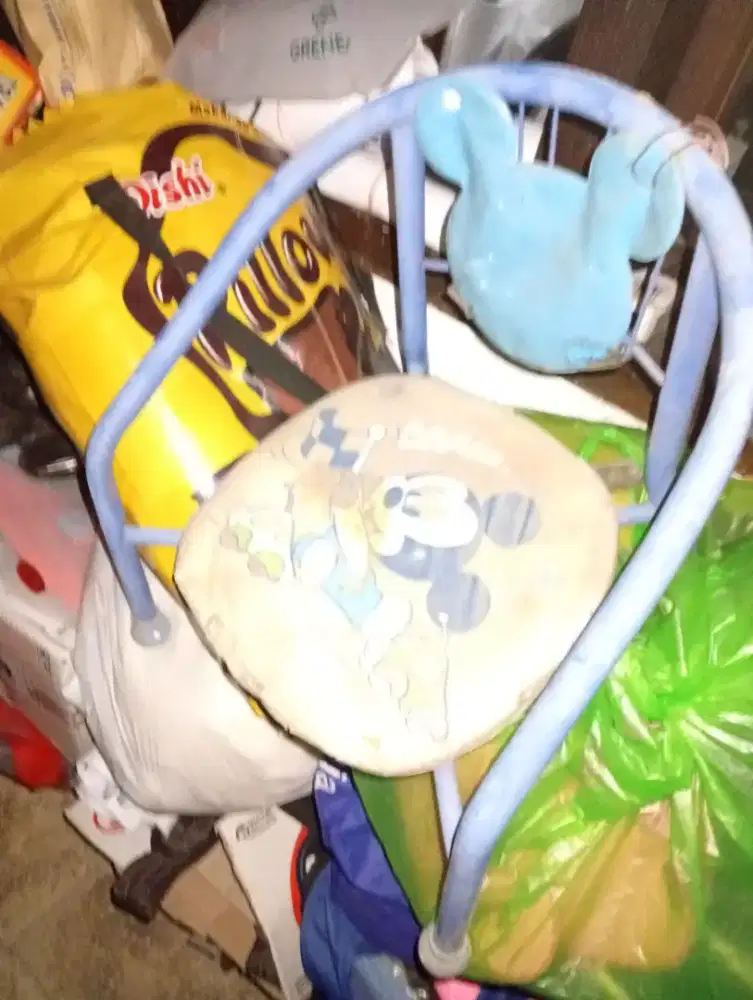 Kursi dari bahan besi Mickey mouse edition