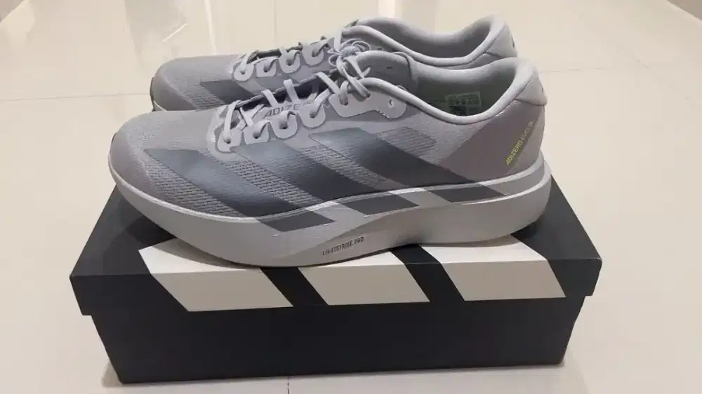 Original Evo SL BNIB Silver Metalic
Size 46 Insole 28,5cm buat kaki 45