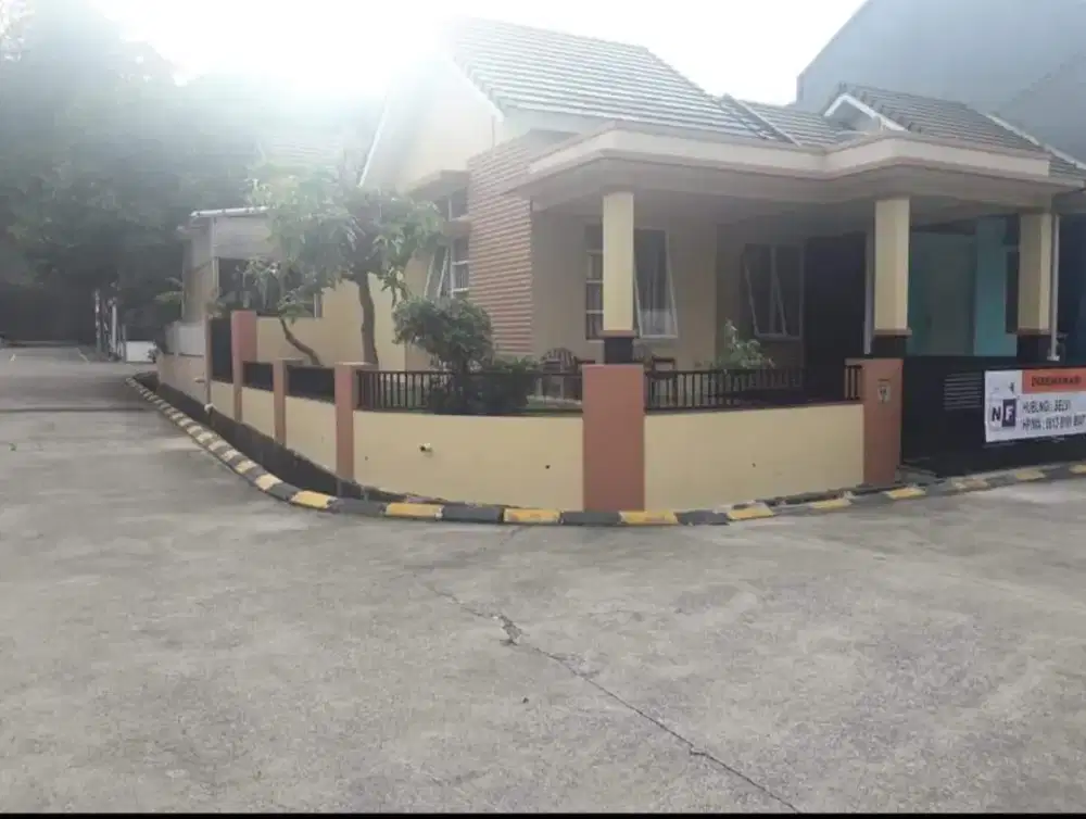 Disewakan Rumah Hoek/ Pojok