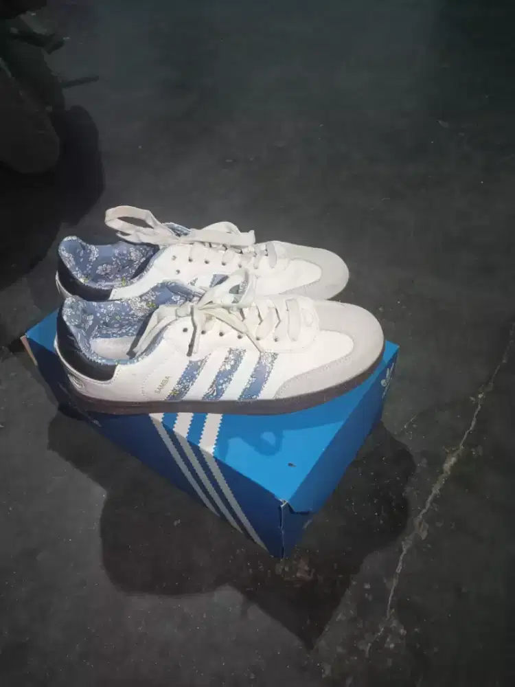 Adidas samba flower