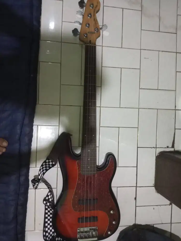 Squier precision standar jazz bass special V