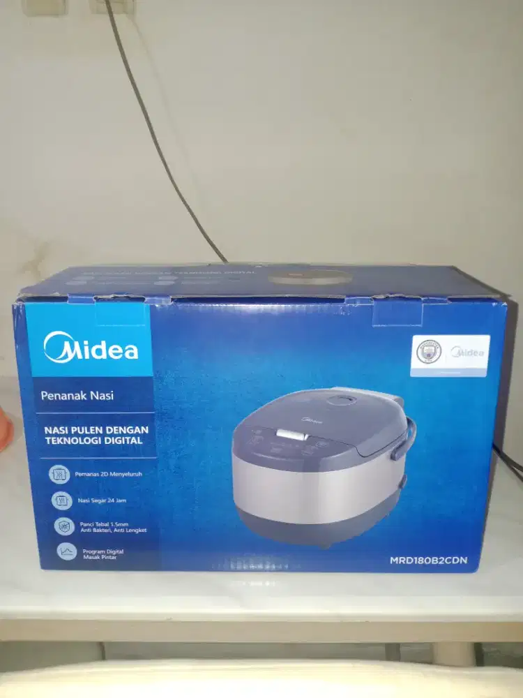 Dijual cepat penanak nasi digital merk midea