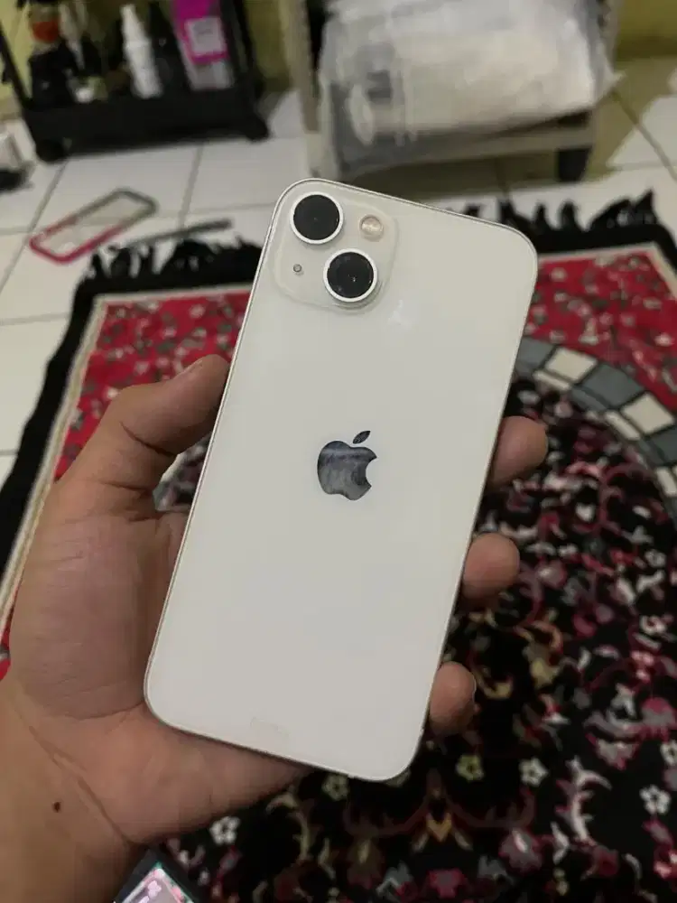 iPhone 13 starlight