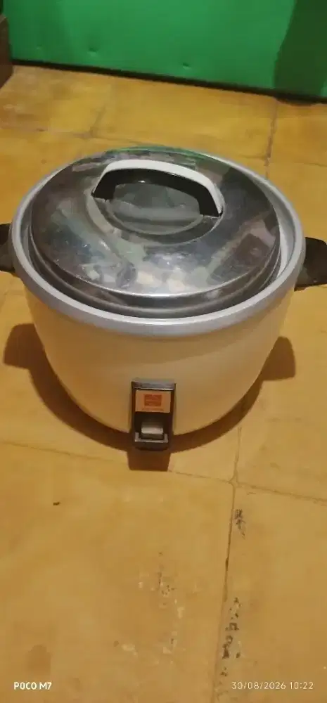 Rice cooker national