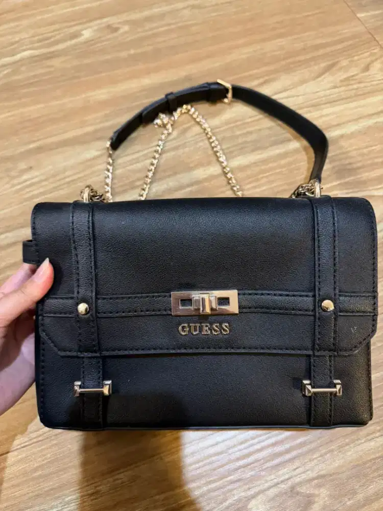 Tas New GUESS Wanita Original – Black Shoulder/Crossbody Bag