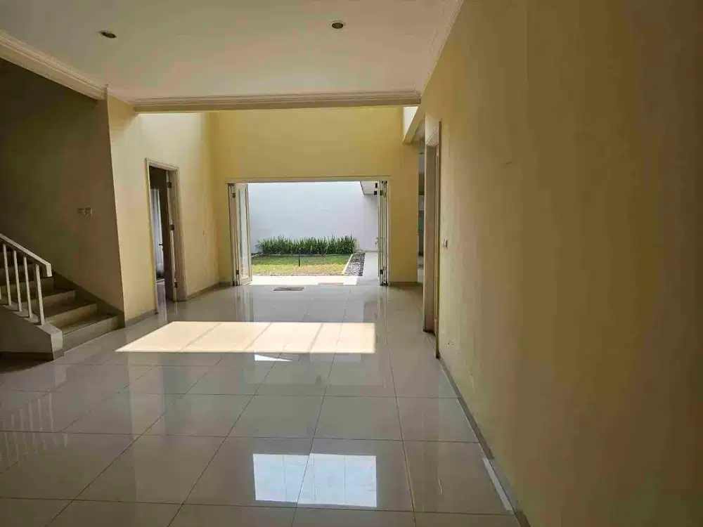 JUAL MURAH !! Rumah 12 x 25 Suvarna Sutera area golf