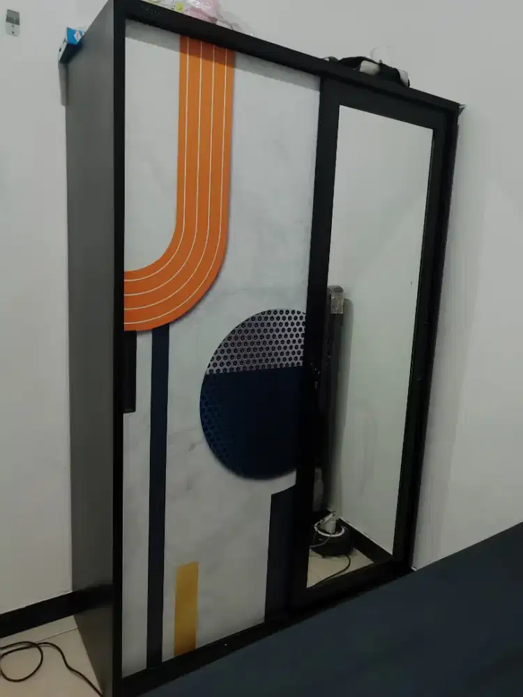 Lemari pakaian besi sliding door