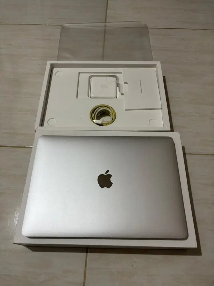 Macbook pro m1 8/512 fullset ori