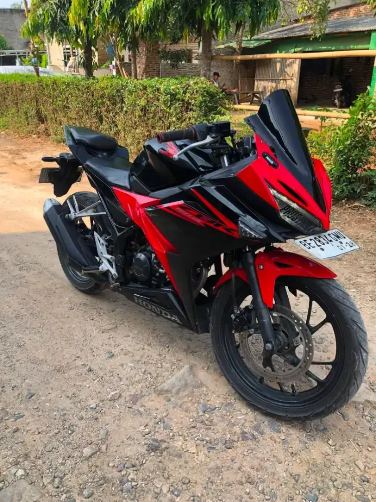 Honda CBR 150R tahun 2017 lengkap pajak on