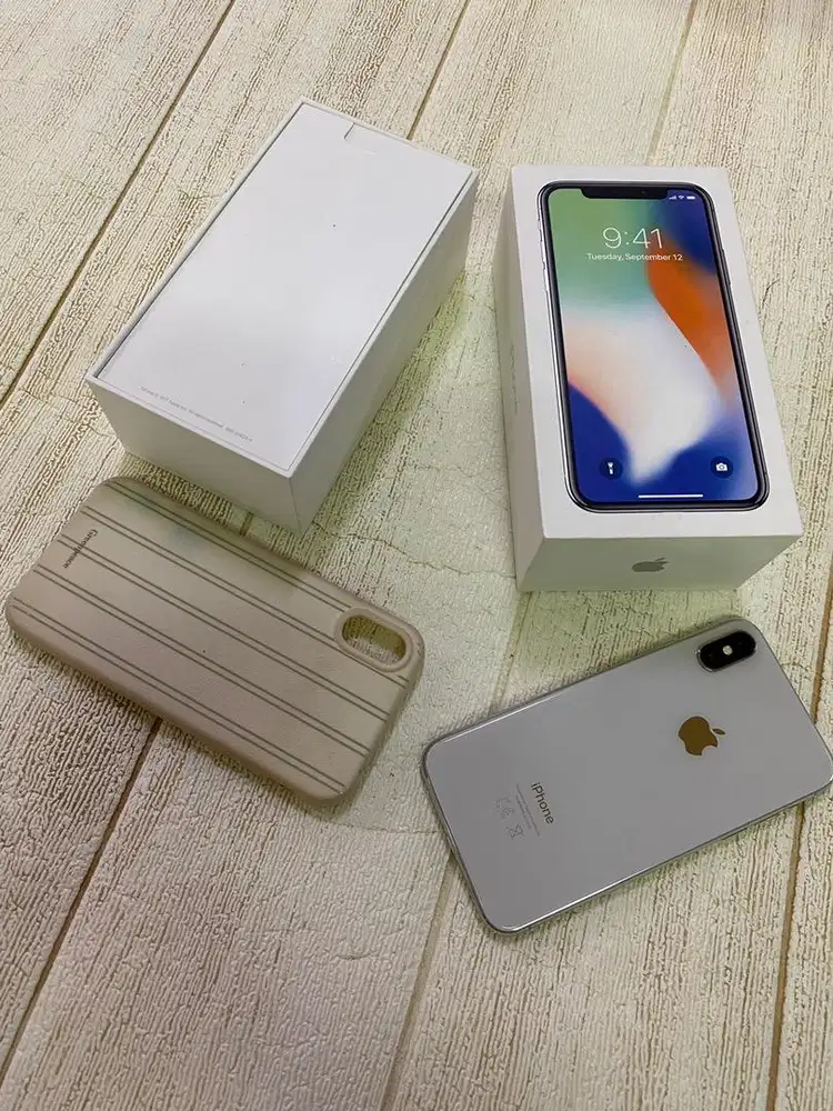 iPhone X 256GB Silver MINUS