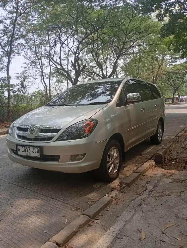 Kijang innova v bensin 2005