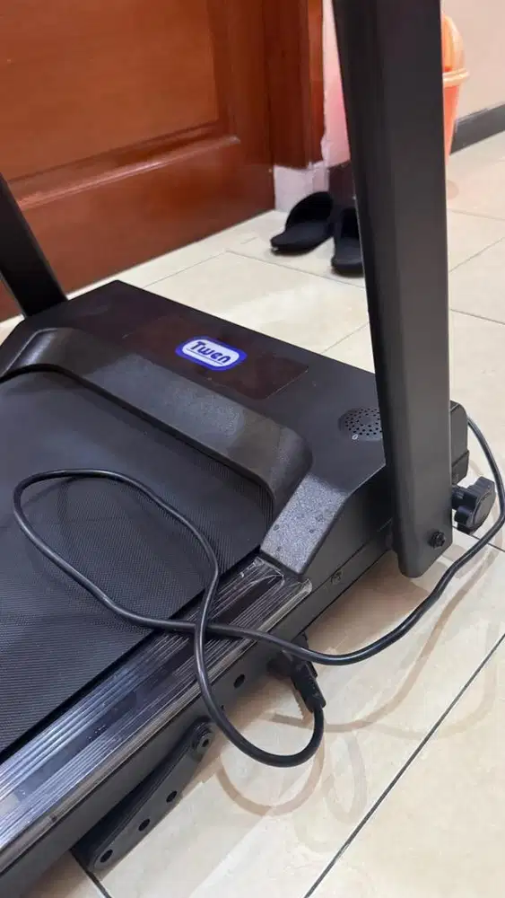 Treadmill Like New (Beli Nov 2025) – Jarang Dipakai!