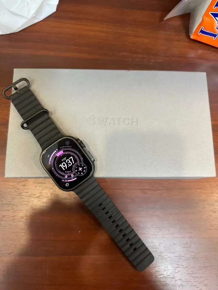 Apple Watch Ultra 2 49mm black ex ibox bh 99% lengkap ori