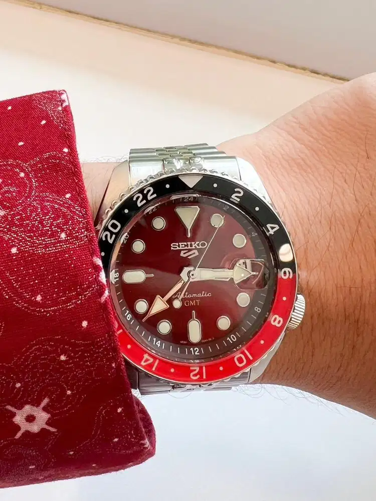 Seiko 5 GMT Passion Red Limited Edition 1.000 pcs