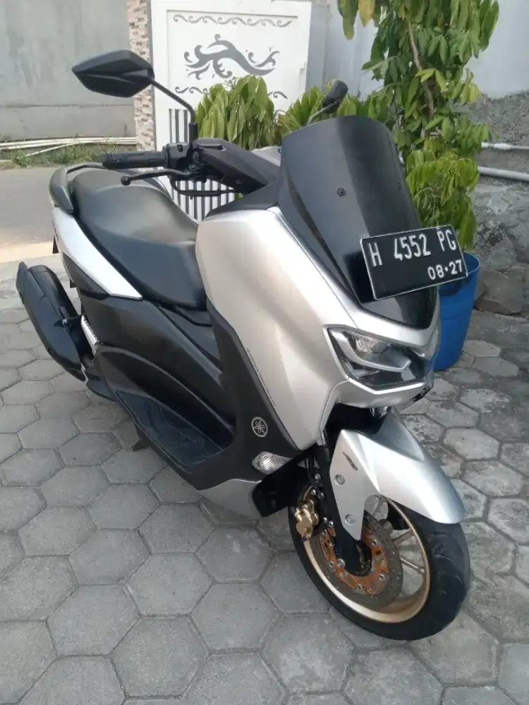 Yamaha N max ABS 2022 silver
