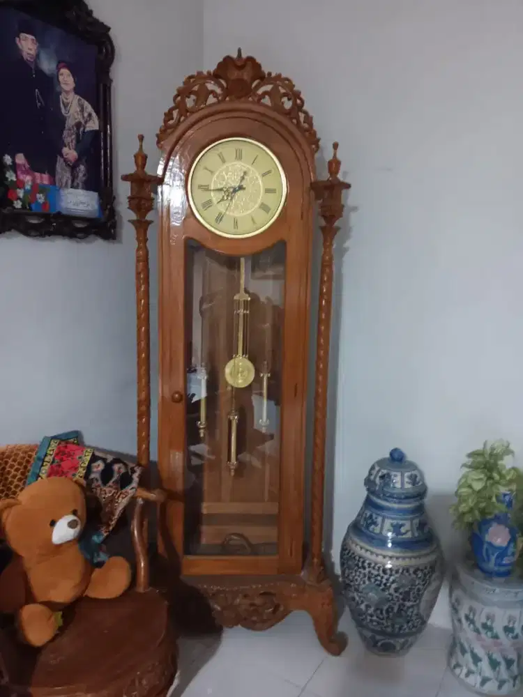 Dijual jam hias dari Jati