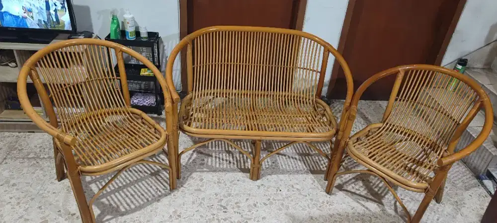 DIJUAL 1 SET KURSI ROTAN