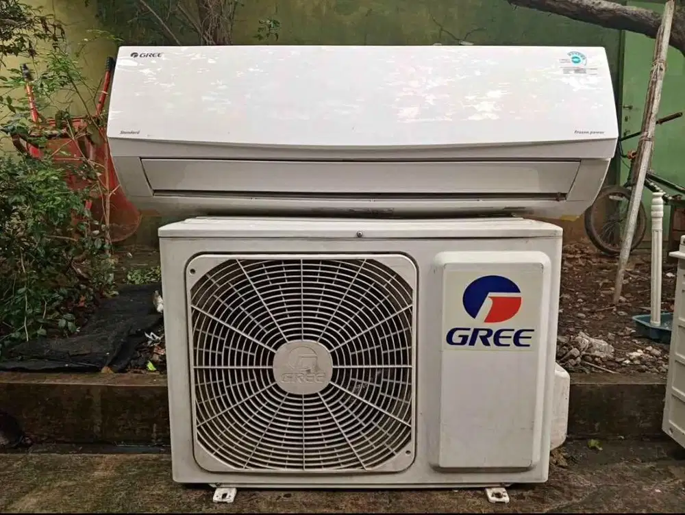 AC GREE 2 PK GRESS MASIH PUTIH BERSIH  FULL ORIGINAL