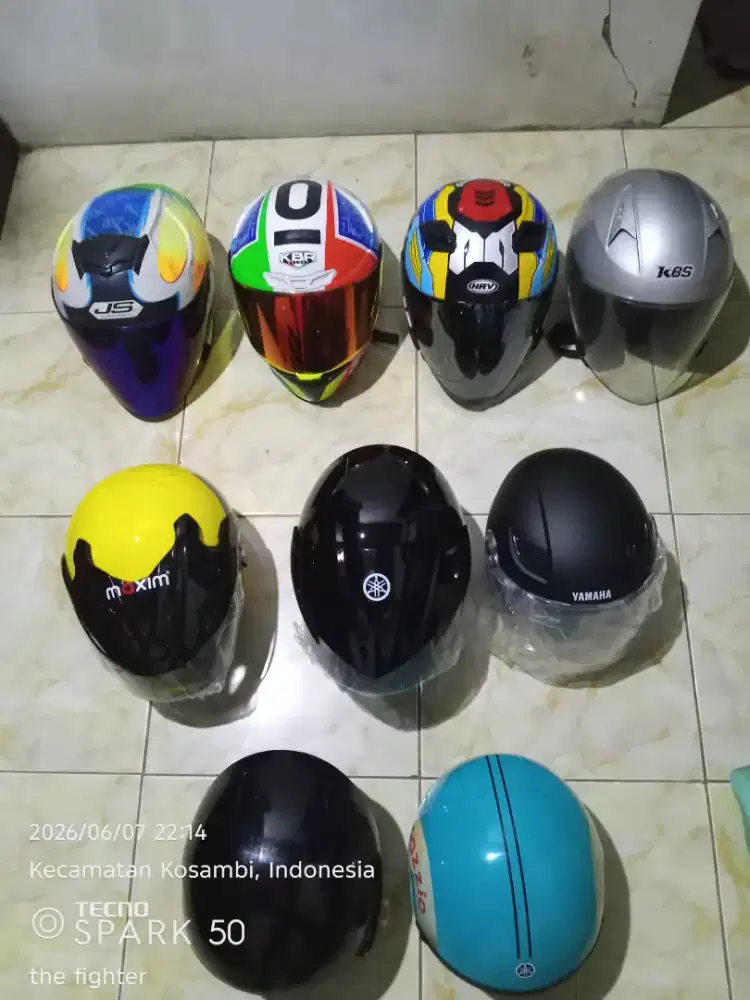 Helm koleksi baru dan bekas