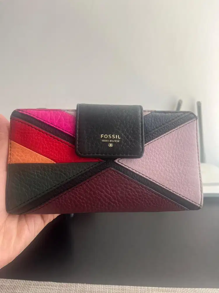 Dompet fossil kulit