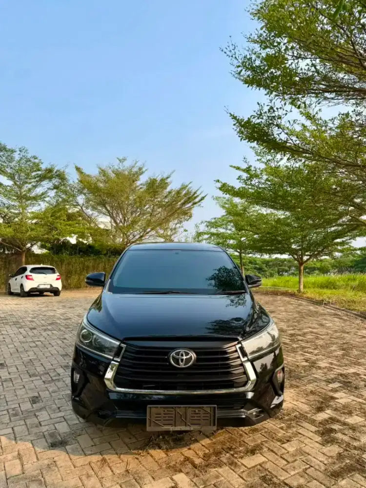 Kijang Innova 2.4 V AT