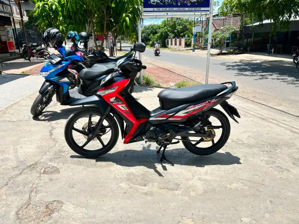 Di jual honda supra x 125 tahun 2023