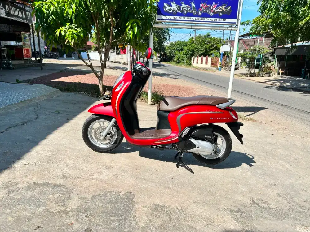 Di jual honda scoopy tahun 2023