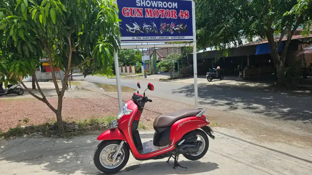 Di jual honda scoopy tahun 2020