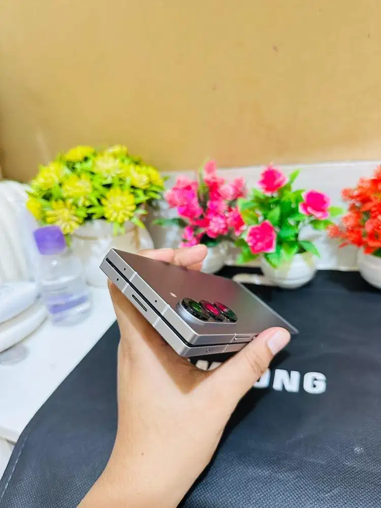 SAMSUNG GALAXY Z FOLD 6 12/256GB RESMI INDONESIA