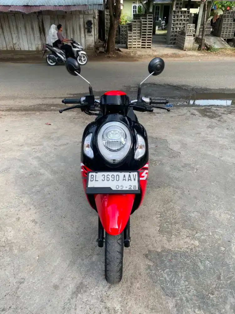 Di jual honda scoopy tahun 2023