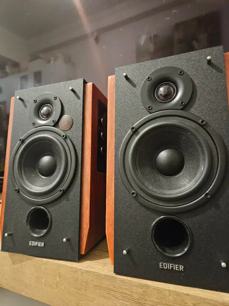 Speaker Edifier R1700 bts